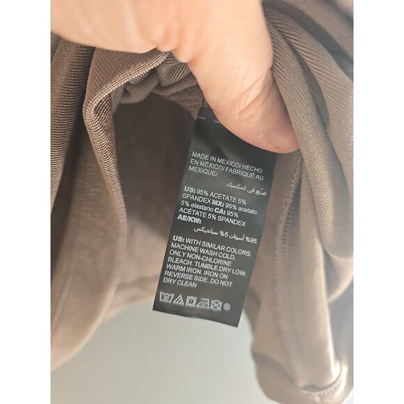 NWT Chico's Travelers Tan Scoop Neck Reversible Sleeveless Tank Top Womans Sz 3 - Picture 5 of 6